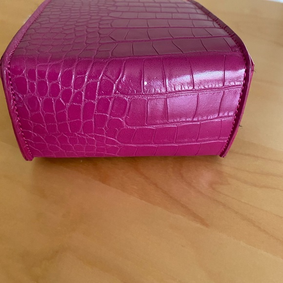 Hot pink faux 🐊 mini crossbody satchel purse - Picture 5 of 7